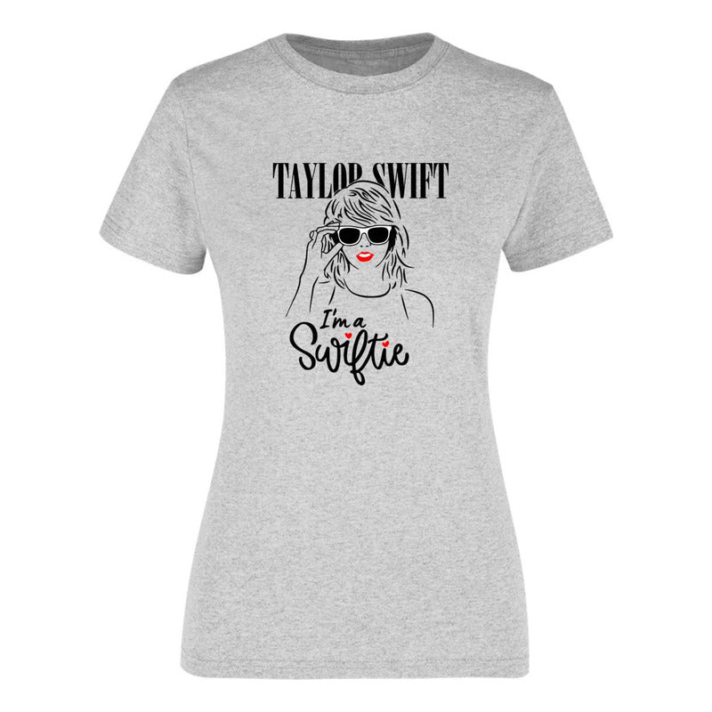 Playera para dama KreaLab de Taylor Swift I’m A Swiftie, camiseta nueva con diseño de la cantante en color blanco.