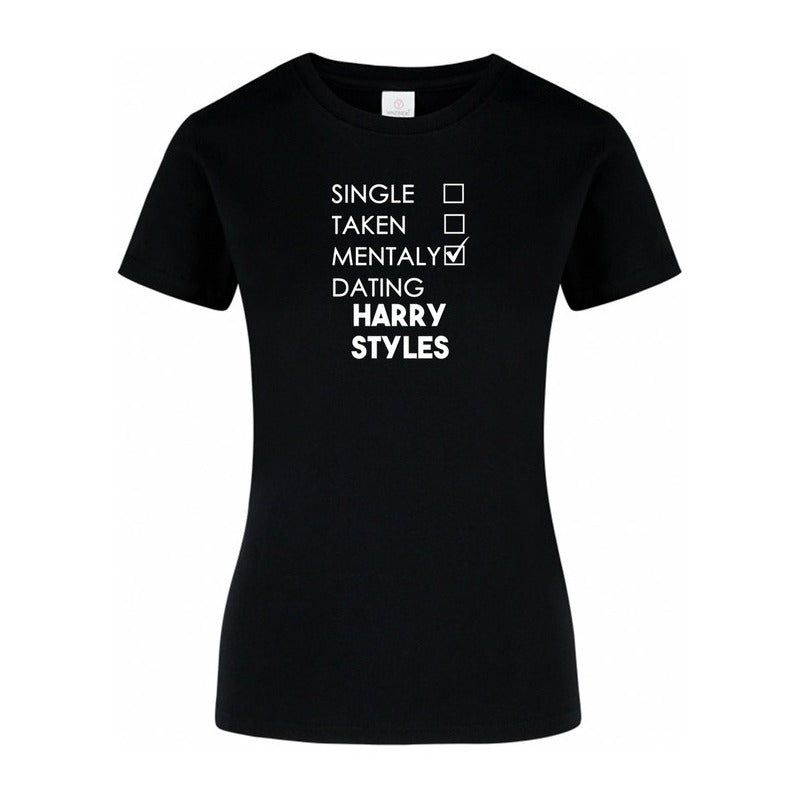 Playera KreaLab Harry Styles One Direction para dama, camiseta moderna con diseño inspirado en la banda, corte cómodo y estilo casual.