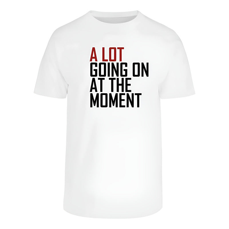 Playera unisex KreaLab de Taylor Swift con diseño "A Lot Going On At The Moment", color negro, estilo casual y cómodo.