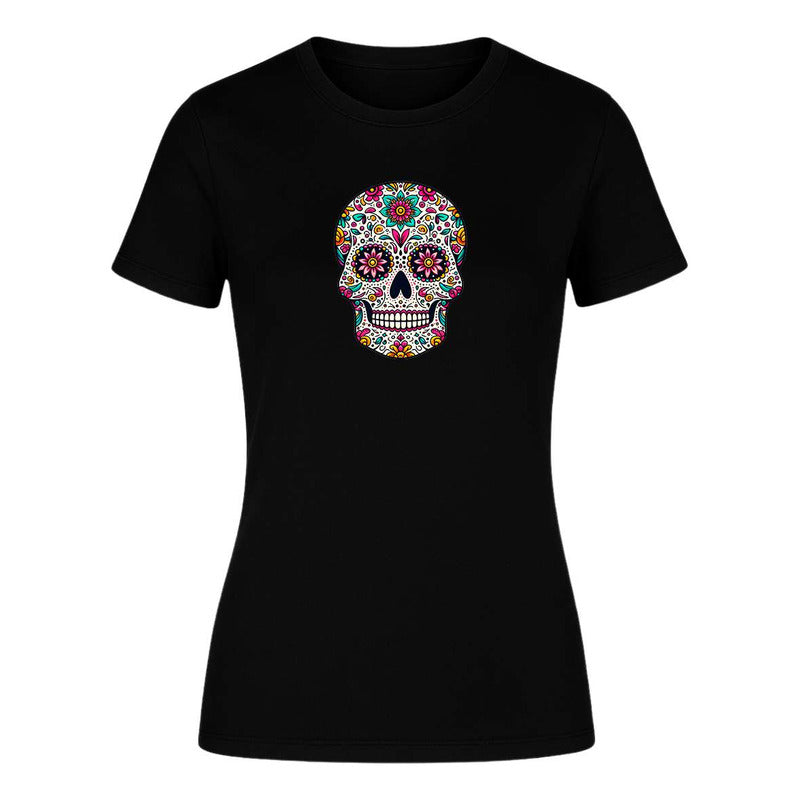 Playera KreaLab con diseño de calavera mexicana y mandala de dama para Día de Muertos, estilo colorido y detallado.