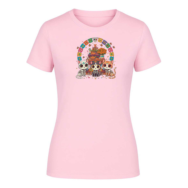 Playera KreaLab con diseño de gatos calavera en ofrenda para el Día de Muertos, en color negro y estilo moderno.