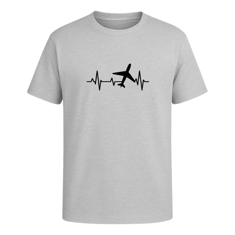 Playera unisex KreaLab con diseño de avión y corazón, ideal para amantes de los viajes y viajeros.