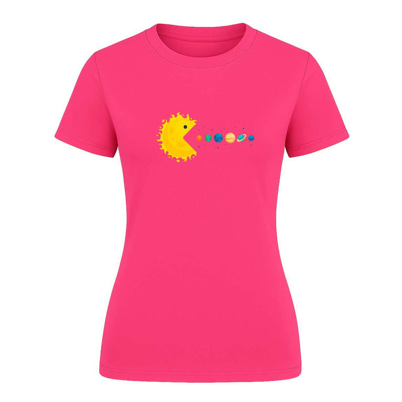 Playera sol Pacman con sistema solar y espacio para dama de la marca KreaLab, diseño divertido y colorido en la imagen.