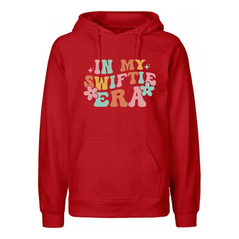 Sudadera unisex KreaLab Taylor Swift In My Swiftie Era con diseño gráfico en la parte frontal, color gris oscuro.